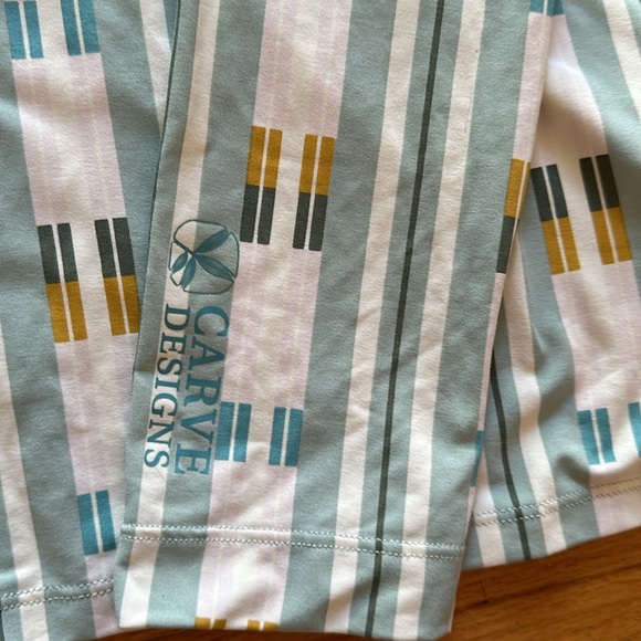 Women’s Rashguard, size small - Picture 6 of 7